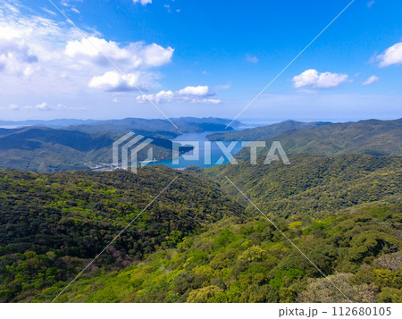 湯湾岳展望公園からの焼内湾 112680105