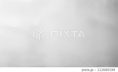 光に照らされるコンクリート 112680199