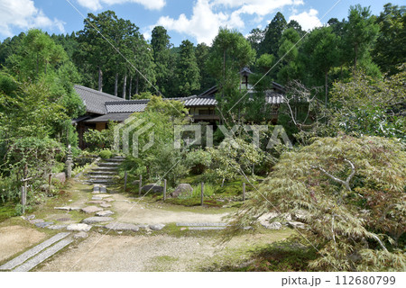 実光院　庭園から書院を望む　京都市左京区大原 112680799