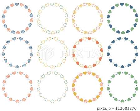 手書きのハートの円形フレームセット、ハートの装飾フレーム、秋の配色 112683276