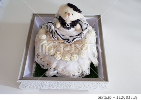 wedding gifts for the bride and groom 112683519