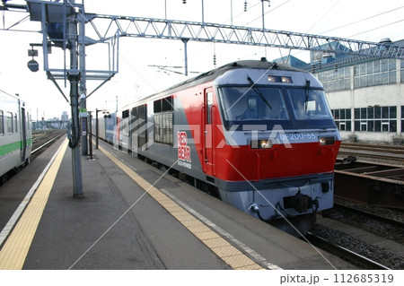 JR貨物DF200形ディーゼル機関車 112685319