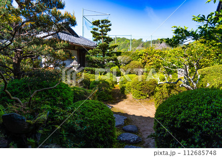【西国三十三所】第二十一番　穴生寺　円応院西側の庭園　京都府亀岡市 112685748