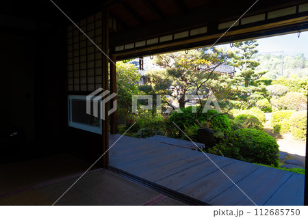 【西国三十三所】第二十一番 穴生寺 円応院西側の庭園 京都府亀岡市 【西国三十三所】第二十一番 穴生寺 円応院西側の庭園 京都府亀岡市 112685750