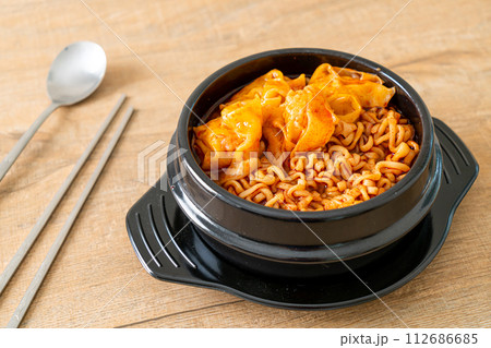 Korean instant noodles with dumplings Korean instant noodles with dumplings 112686685