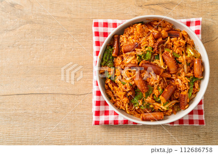 Stir-fried squid or octopus with Korean spicy sauce rice bowl Stir-fried squid or octopus with Korean spicy sauce rice bowl 112686758