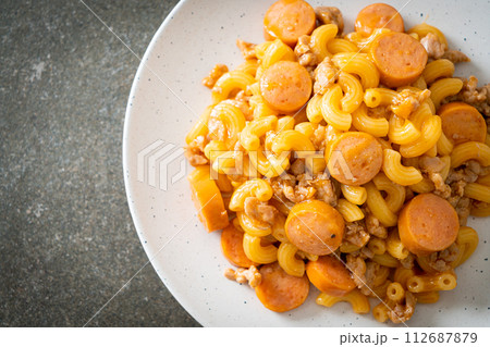 macaroni sausage and minced pork macaroni sausage and minced pork 112687879