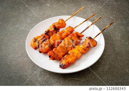 grilled chicken skewer yakitori serve in izakaya style 112688343