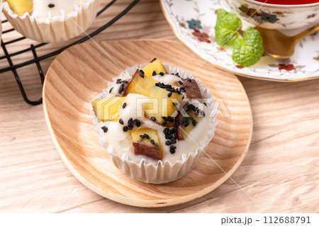 さつまいもの蒸しパン さつまいもの蒸しパン 112688791