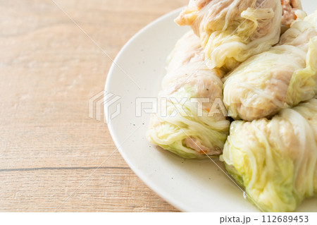 Minced Pork Wrapped in Chinese Cabbage or Steamed Cabbage Stuff Mince Pork 112689453