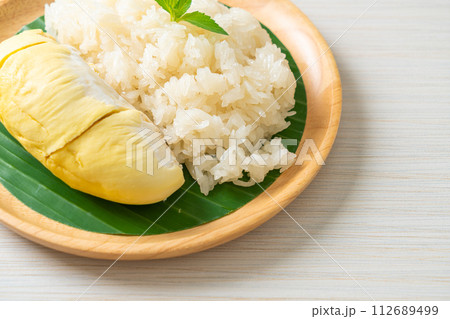 Durian sticky rice on plate 112689499