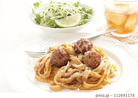 ミートボールのフェットチーネ ミートボールのフェットチーネ 112691178
