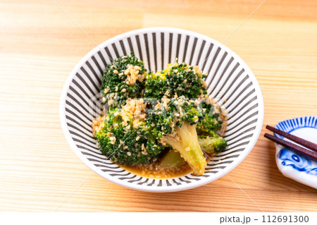 ブロッコリーのごま和え 112691300