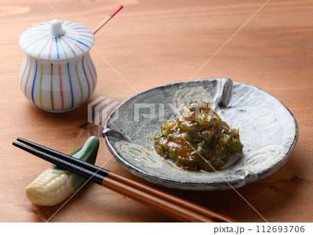 早春の食材 ふきのとう味噌 (ふきみそ)ふきのとう 112693706