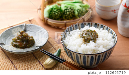 早春の食材 ふきのとう味噌 (ふきみそ)ふきのとう 早春の食材 ふきのとう味噌 (ふきみそ)ふきのとう 112693719