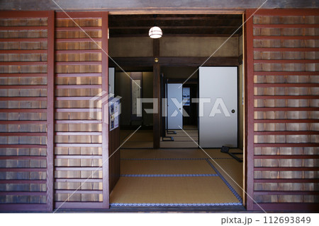 金沢八景権現山公園　旧円通寺客殿入口 112693849