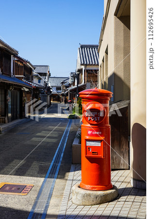 とびしま海道 御手洗の丸型ポスト（広島県呉市）の写真素材 [112695426