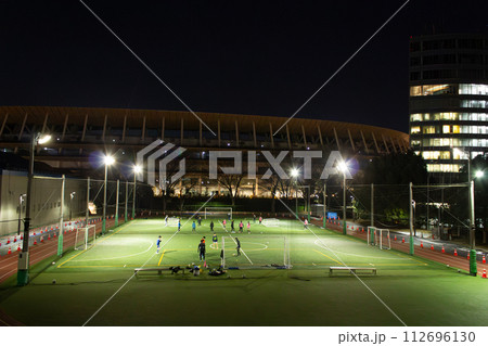東京体育館フットサルコートの夜 東京体育館フットサルコートの夜 112696130