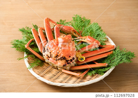 ボイルした福井県産の越前蟹 112697028