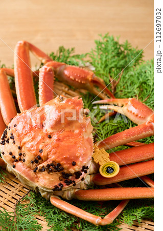 ボイルした福井県産の越前蟹 112697032