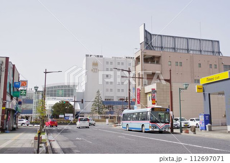 青森の駅　JR八戸駅東口と駅前周辺 112697071