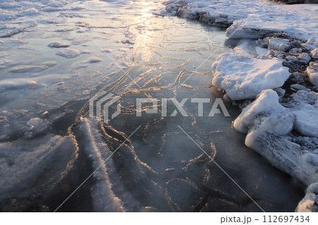 海氷絵図 112697434