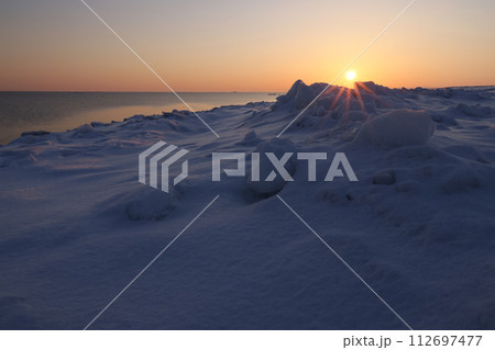 オホーツク海の朝 112697477