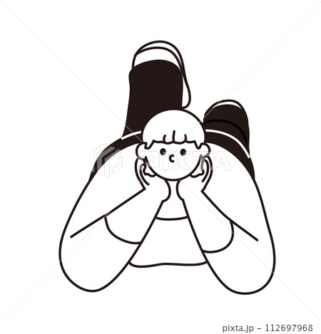 うつ伏せで肘をつく女性の線画ベクター 112697968