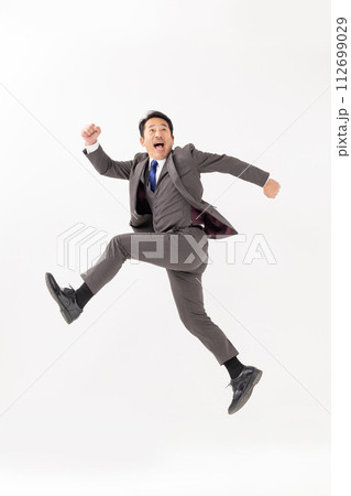 ビジネスマン ジャンプ ビジネスマン ジャンプ 112699029