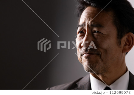 ビジネス　男性　 112699078