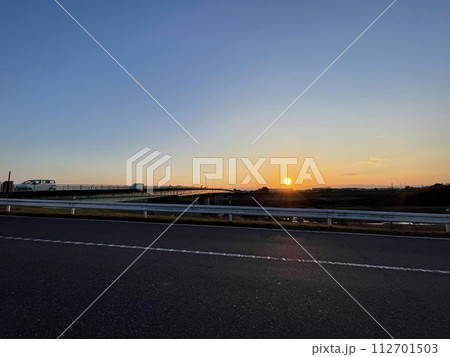 夕方の入間大橋 夕方の入間大橋 112701503