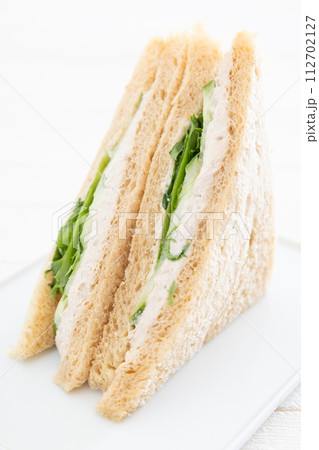 美味しいツナレタスサンド 112702127