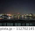 運河から望む夜景と焼却炉 112702145