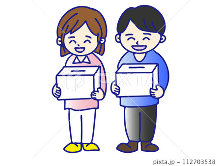 笑顔で募金活動をする男女 笑顔で募金活動をする男女 112703538