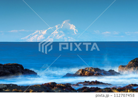 初山別からの冬の利尻富士　 112707458