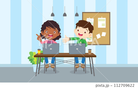 kids on online learning education coursesのイラスト素材 [112709622] - PIXTA