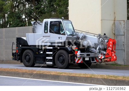 ラフテレーンクレーン イメージ ラフテレーンクレーン イメージ 112710362