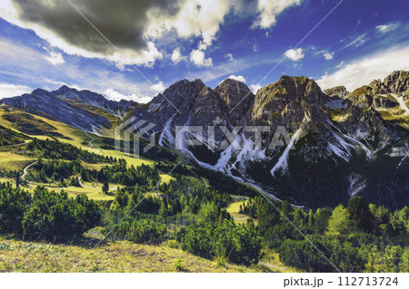 Mountain landscape of the Stubai Alps Mountain landscape of the Stubai Alps 112713724