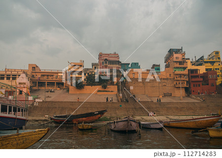 インド、バラナシの風景 インド、バラナシの風景 112714283