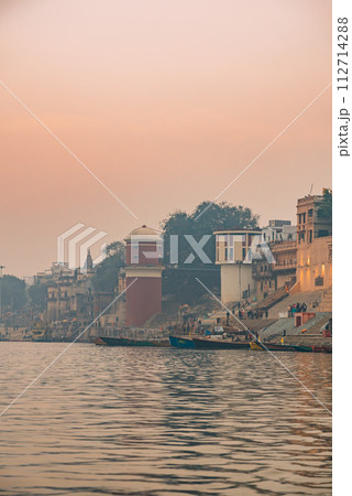 インド、バラナシの風景 112714288