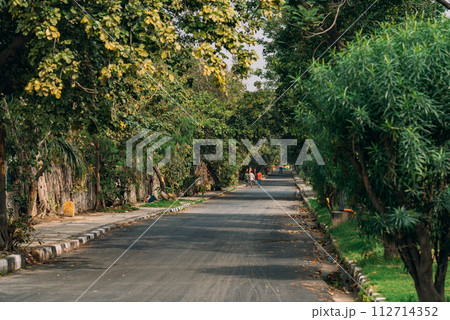 インド ニューデリーの街並み インド ニューデリーの街並み 112714352