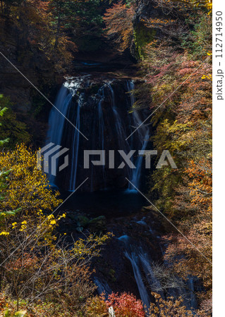 秋の長野 紅葉見頃の奥蓼科 横谷渓谷(横谷峡) 王滝 秋の長野 紅葉見頃の奥蓼科 横谷渓谷(横谷峡) 王滝 112714950
