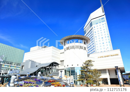 【香川県】 晴天のサンポート高松 112715176