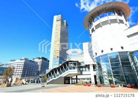 【香川県】 晴天のサンポート高松 112715178