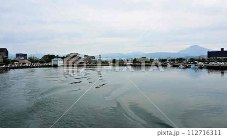 琵琶湖長浜港湖畔の風景 112716311