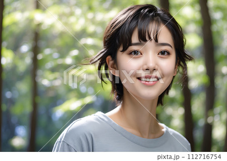 森を散歩する女性　AI生成画像 112716754