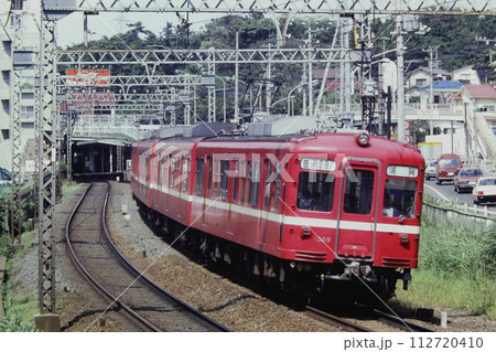 京急・旧1000形、1309～1312、谷津坂（能見台）ー金沢文庫、1980年9月7日 112720410