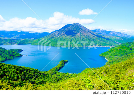 半月山展望台から中禅寺湖・男体山の眺め(5月) 半月山展望台から中禅寺湖・男体山の眺め(5月) 112720810