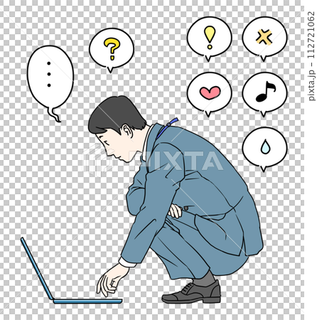 一名身穿西裝的 SE 男子使用直接放在電腦上的筆記型電腦和一組 7 個圖標進行工作的插圖。 112721062