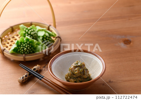 早春の食材 ふきのとう味噌 (ふきみそ)ふきのとう 112722474